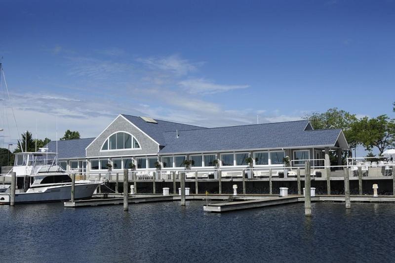 Shoreline Inn & Conference Center, an Ascend Colle image