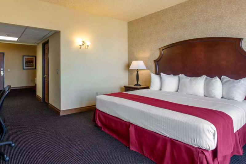 Shoreline Inn & Conference Center, an Ascend Colle image