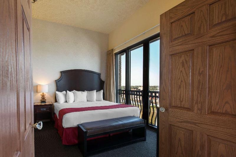 Shoreline Inn & Conference Center, an Ascend Colle image