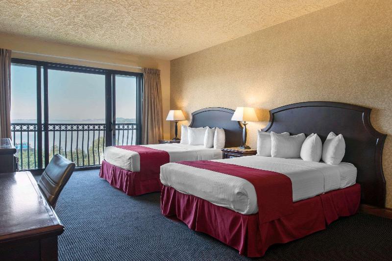 Shoreline Inn & Conference Center, an Ascend Colle image