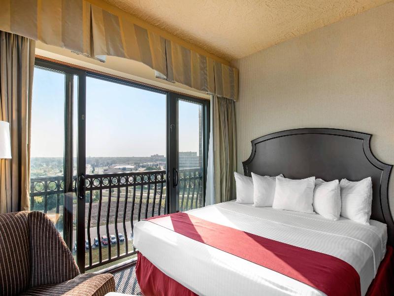 Shoreline Inn & Conference Center, an Ascend Colle image