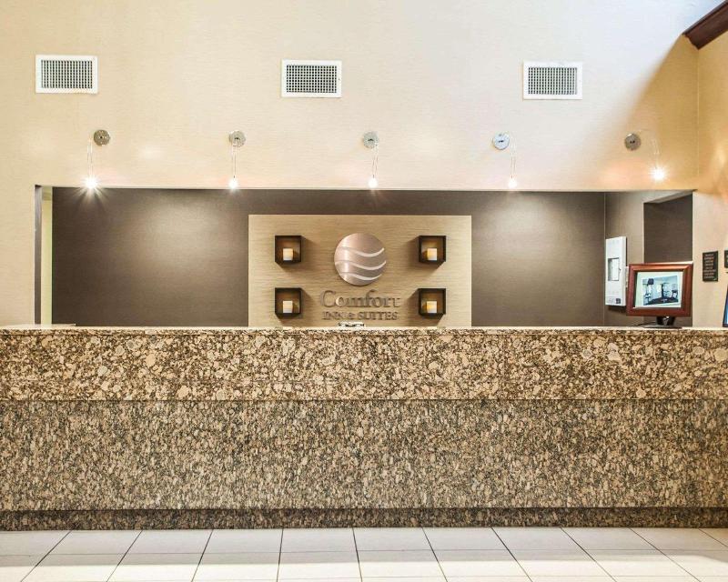 Comfort Inn & Suites O'Fallon Area image