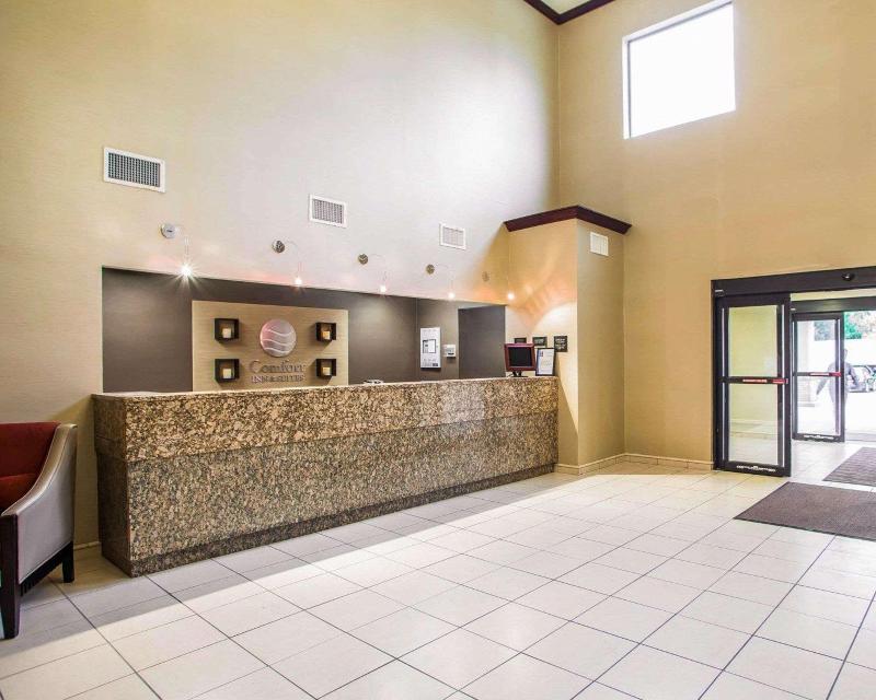 Comfort Inn & Suites O'Fallon Area image