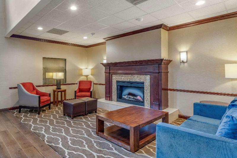 Comfort Inn & Suites O'Fallon Area image