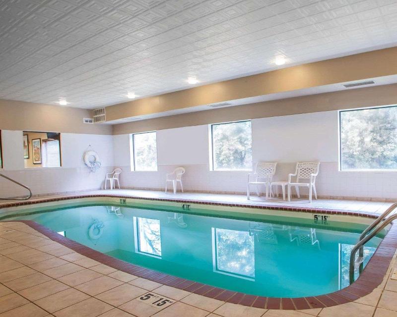 Comfort Inn & Suites O'Fallon Area image