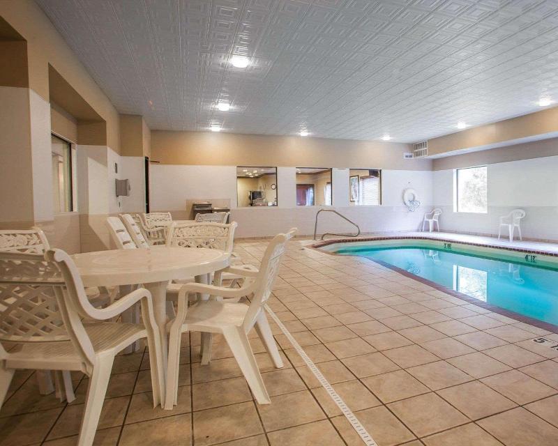 Comfort Inn & Suites O'Fallon Area image