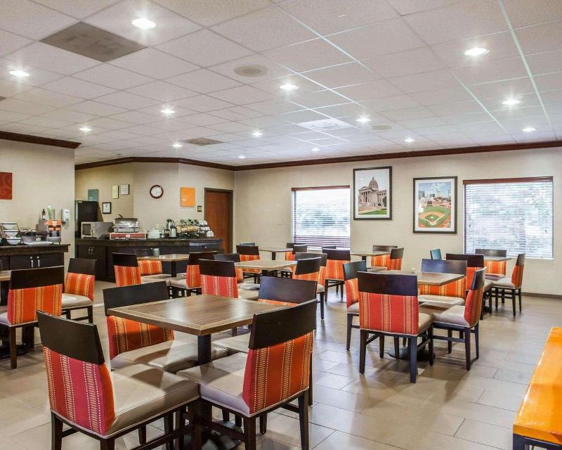 Comfort Inn & Suites O'Fallon Area image