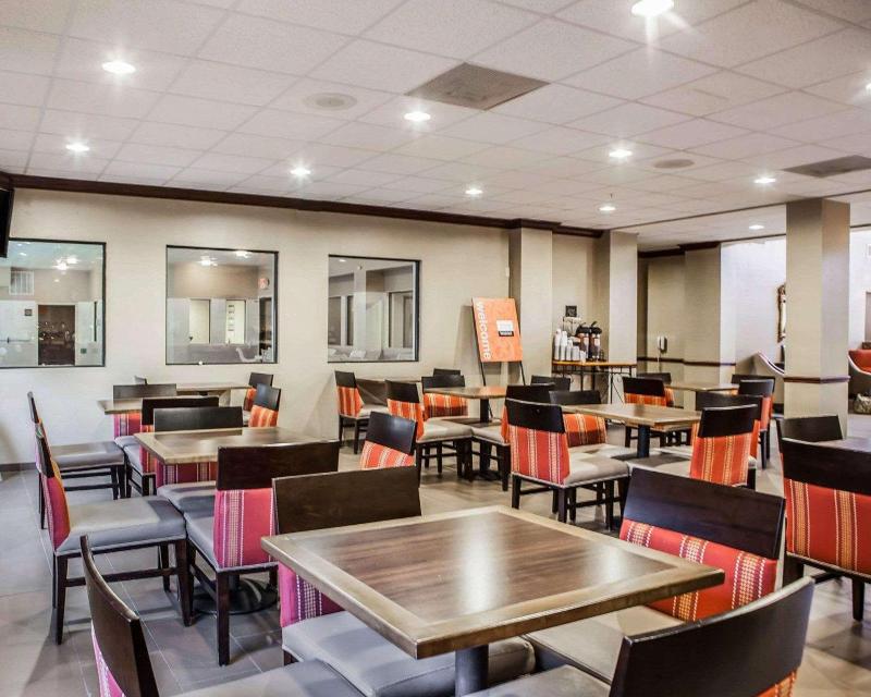 Comfort Inn & Suites O'Fallon Area image