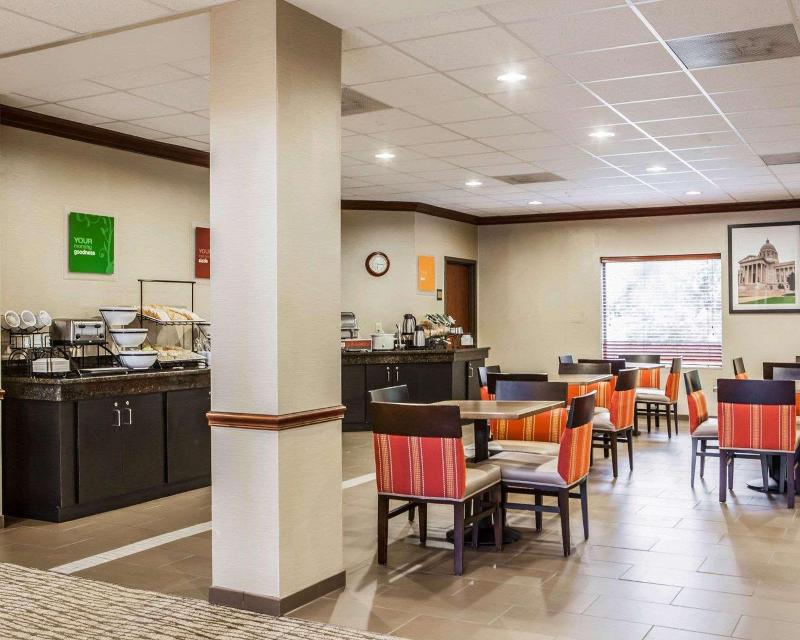 Comfort Inn & Suites O'Fallon Area image