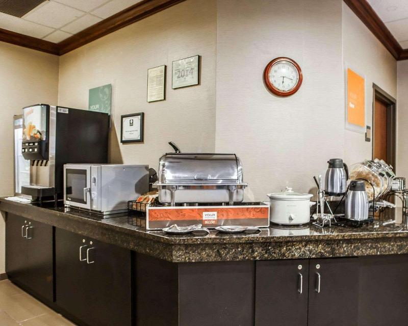 Comfort Inn & Suites O'Fallon Area image