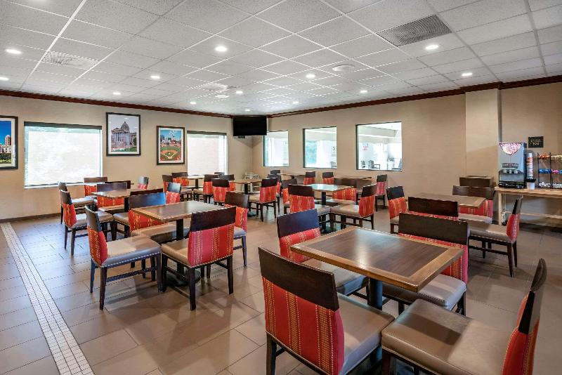 Comfort Inn & Suites O'Fallon Area image