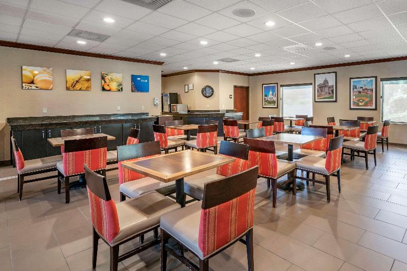 Comfort Inn & Suites O'Fallon Area image