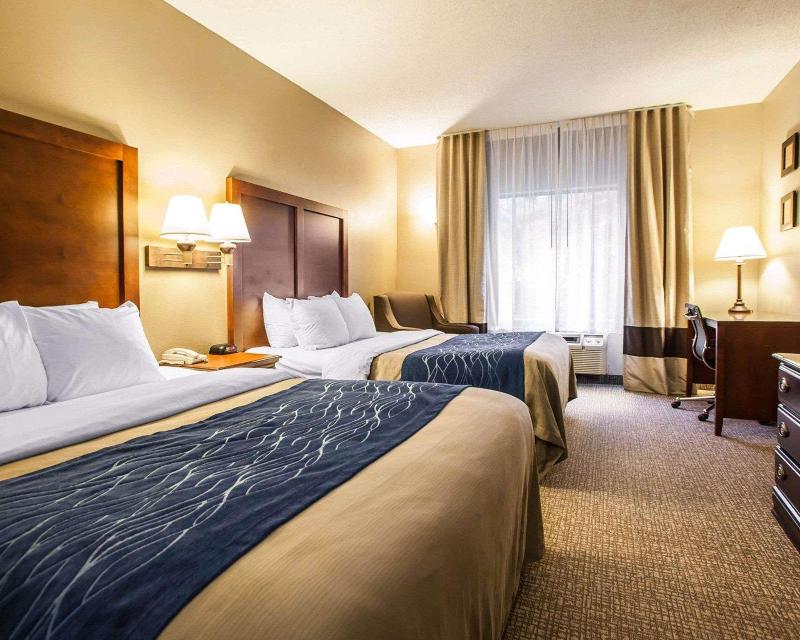 Comfort Inn & Suites O'Fallon Area image