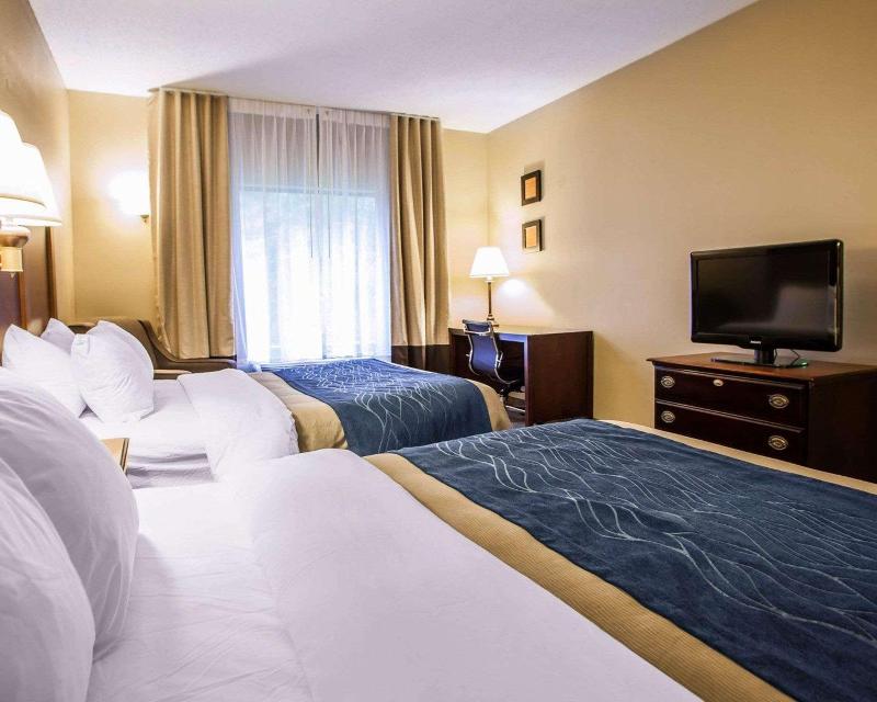 Comfort Inn & Suites O'Fallon Area image