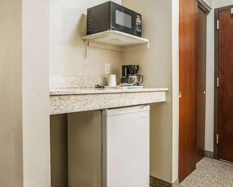 Comfort Inn & Suites O'Fallon Area image