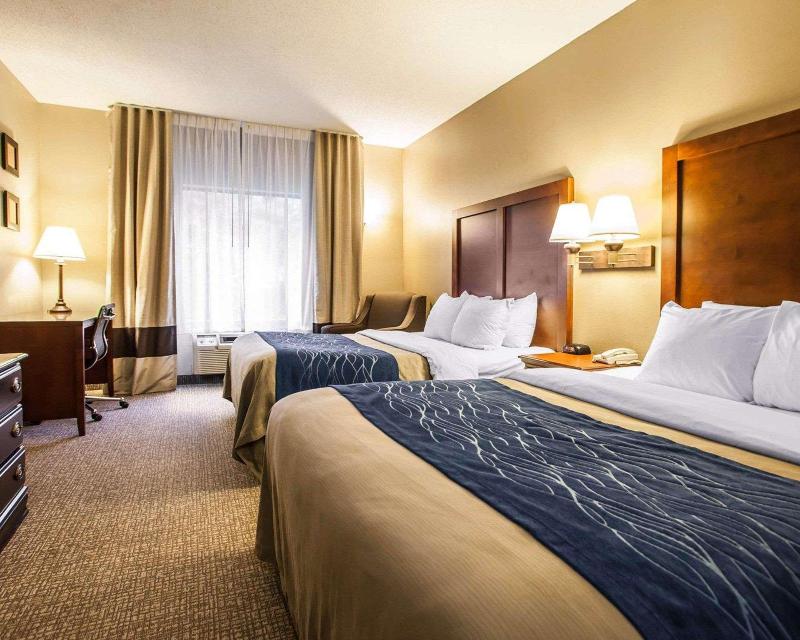 Comfort Inn & Suites O'Fallon Area image