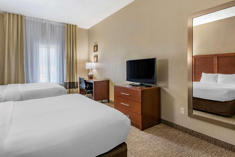 Comfort Inn & Suites O'Fallon Area image