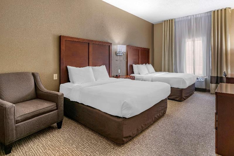 Comfort Inn & Suites O'Fallon Area image
