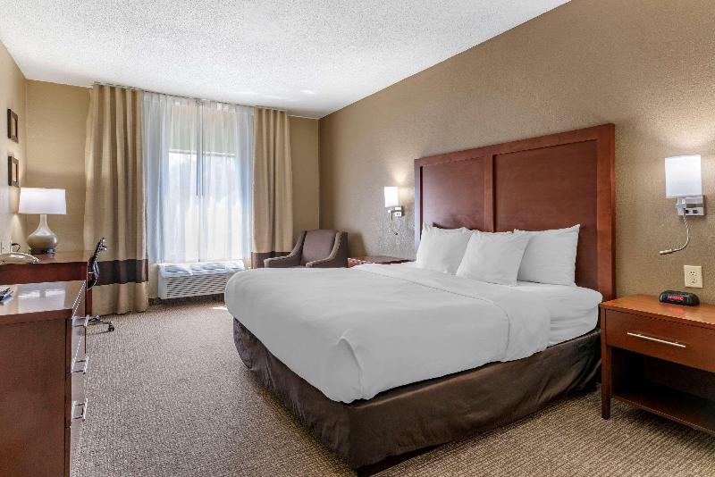 Comfort Inn & Suites O'Fallon Area image