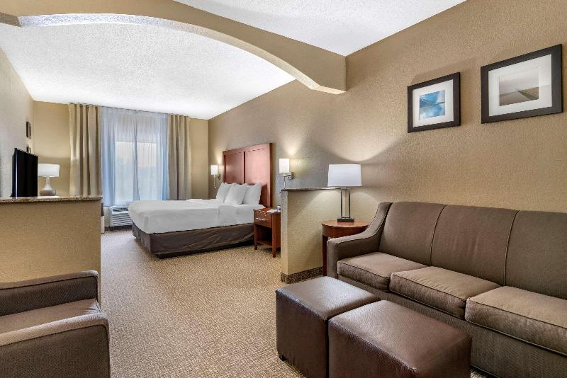Comfort Inn & Suites O'Fallon Area image
