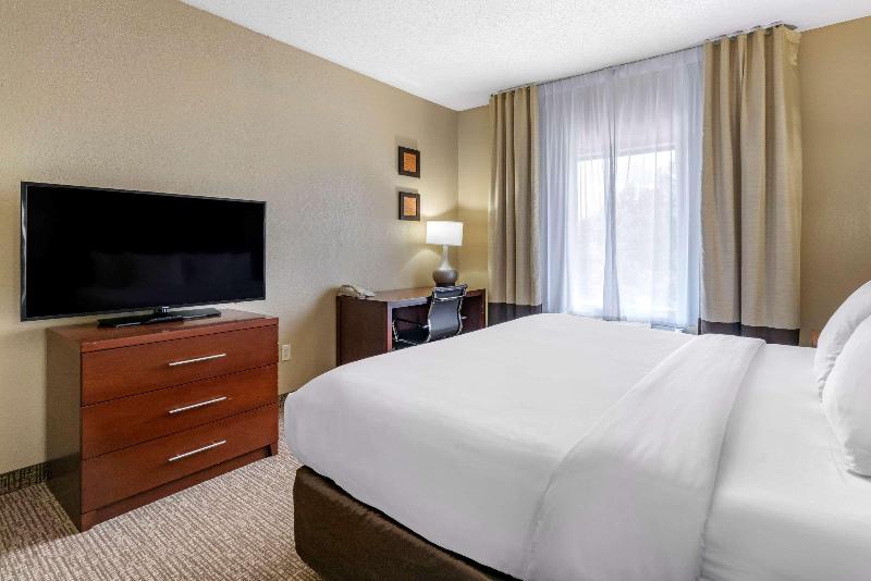 Comfort Inn & Suites O'Fallon Area image