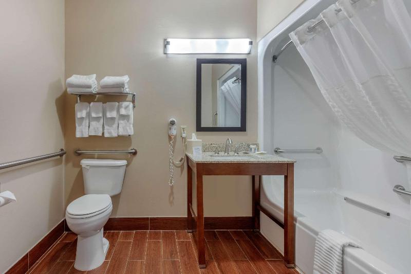 Comfort Suites Historic Route 66 image