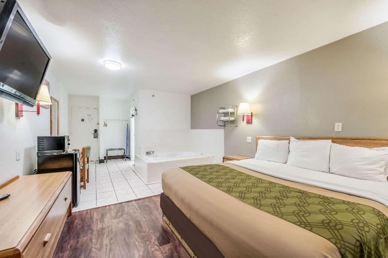Econo Lodge Truman Inn image