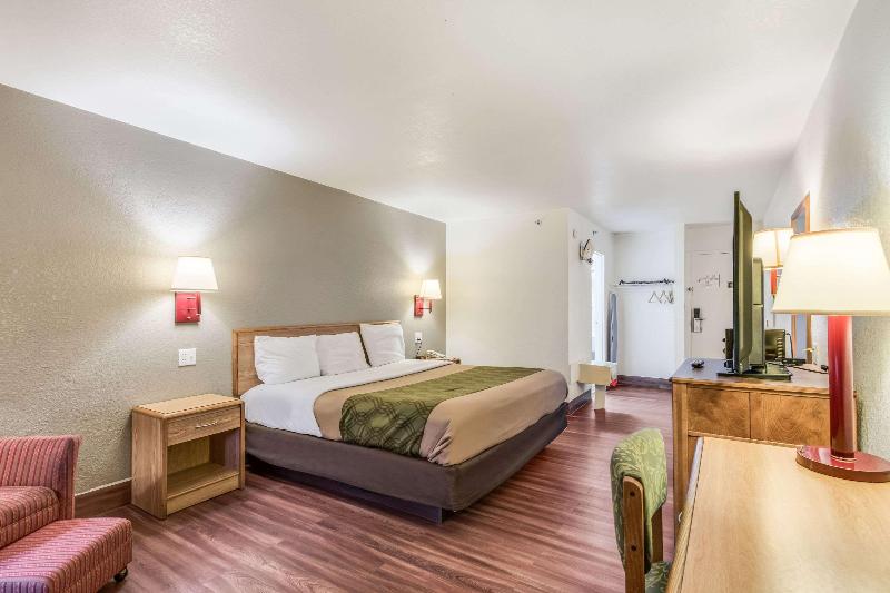 Econo Lodge Truman Inn image