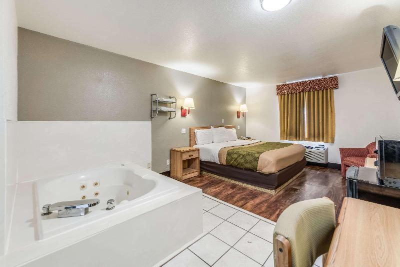 Econo Lodge Truman Inn image