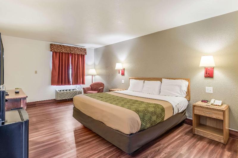 Econo Lodge Truman Inn image