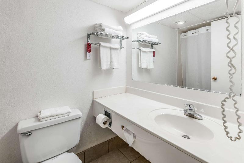 Econo Lodge Truman Inn image