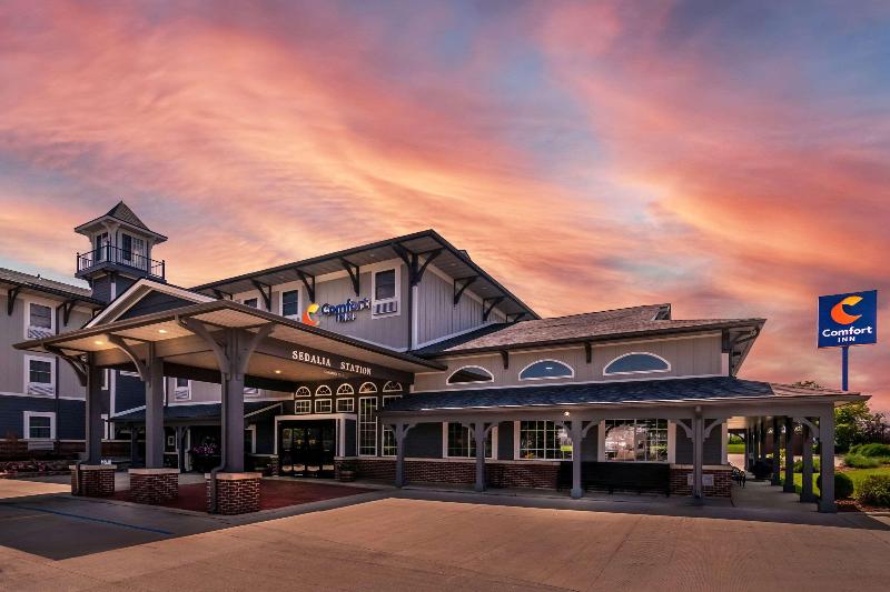 Comfort Inn Sedalia Station image