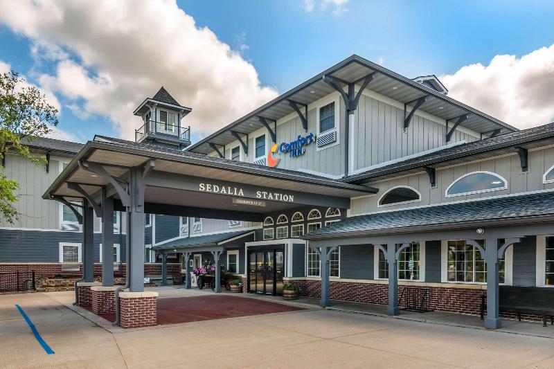 Comfort Inn Sedalia Station image