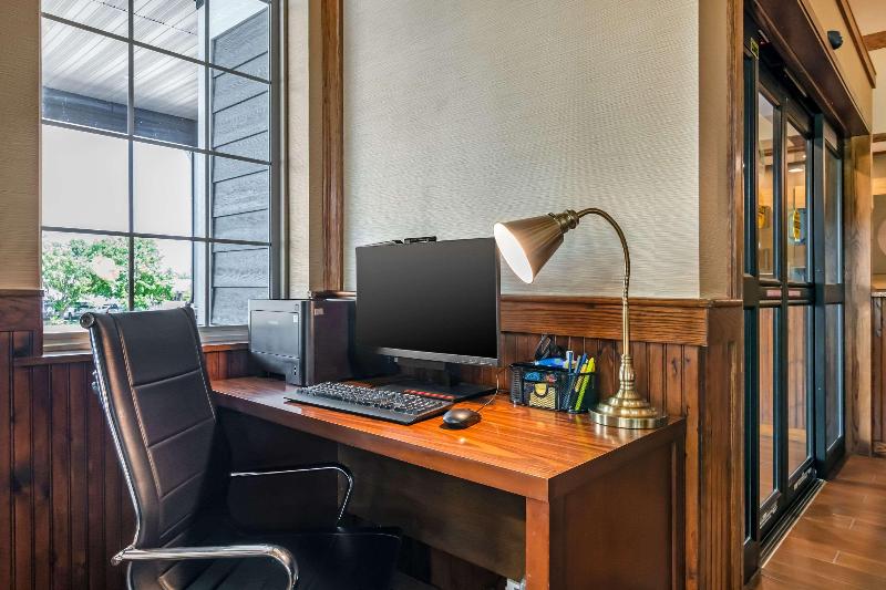 Comfort Inn Sedalia Station image