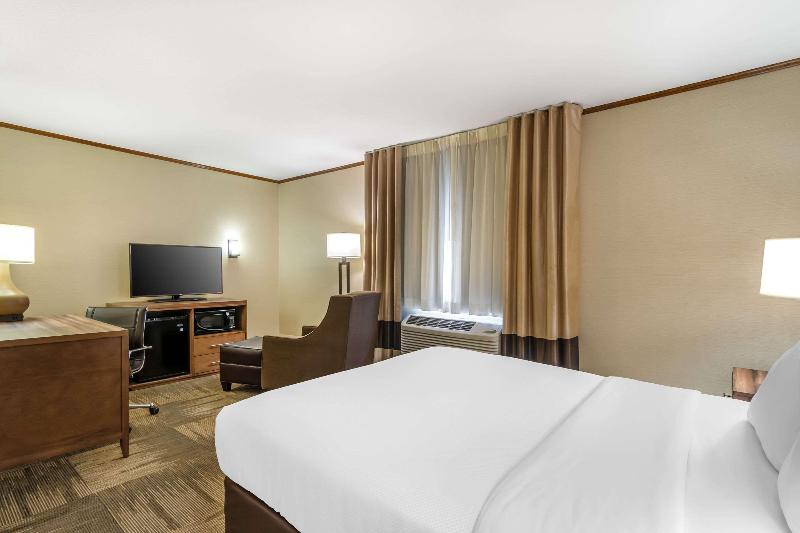 Comfort Inn Sedalia Station image