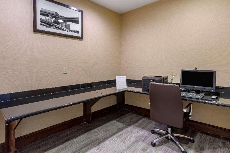 Comfort Suites Olive Branch West image