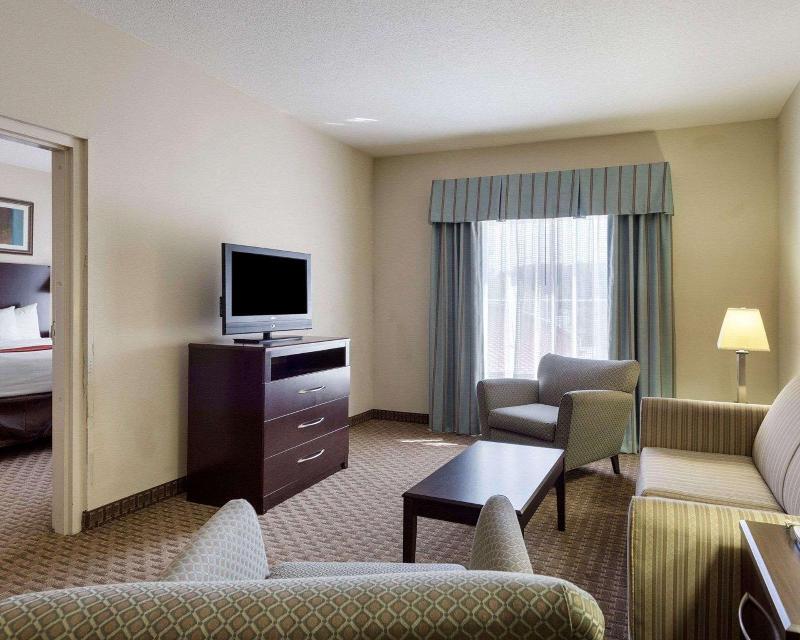 Comfort Suites Olive Branch West image