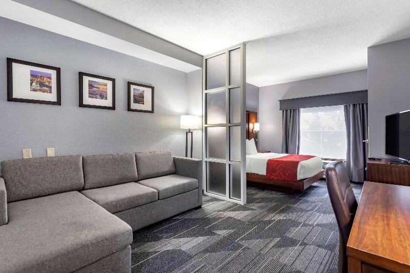 Comfort Suites Olive Branch West image