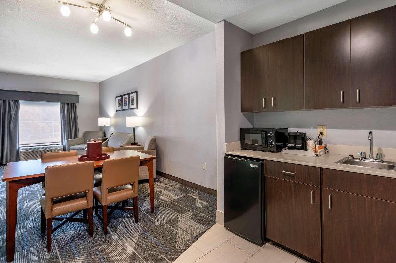 Comfort Suites Olive Branch West image