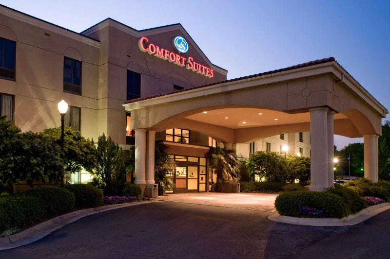 Comfort Suites Starkville image