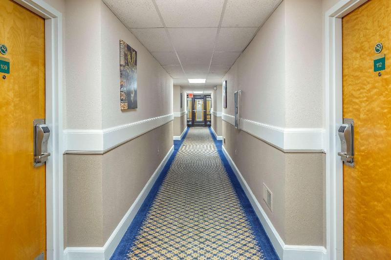 Econo Lodge & Suites Southern Pines image