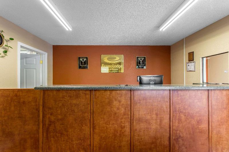 Econo Lodge & Suites Southern Pines image