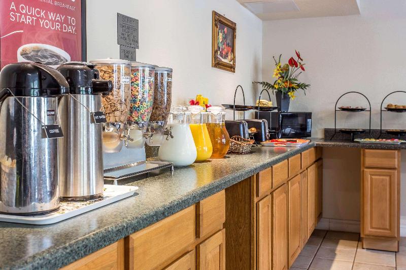 Econo Lodge & Suites Southern Pines image
