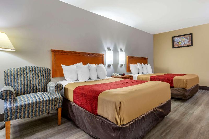 Econo Lodge & Suites Southern Pines image