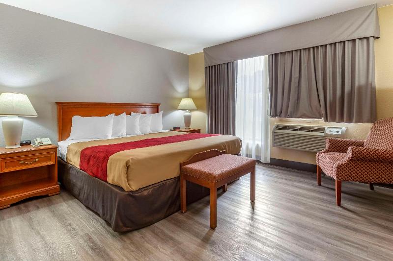 Econo Lodge & Suites Southern Pines image