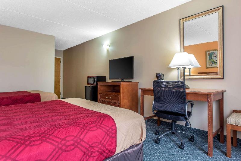 Econo Lodge & Suites Southern Pines image