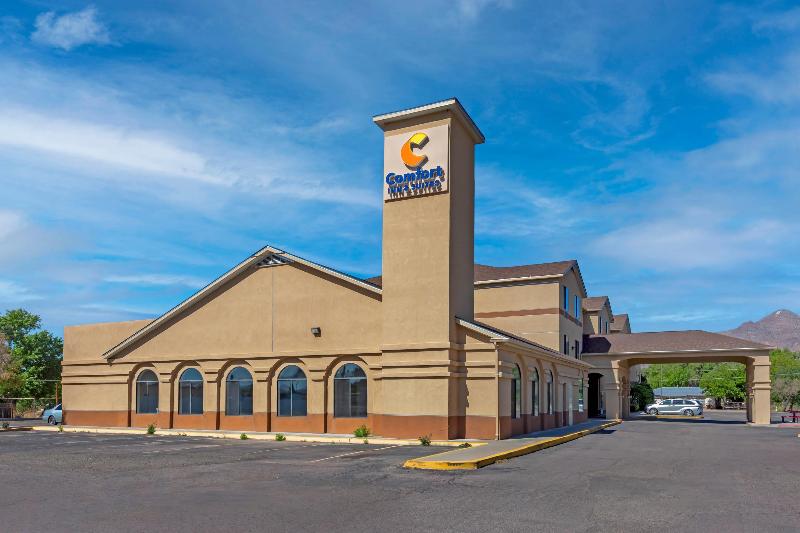 Comfort Inn & Suites image