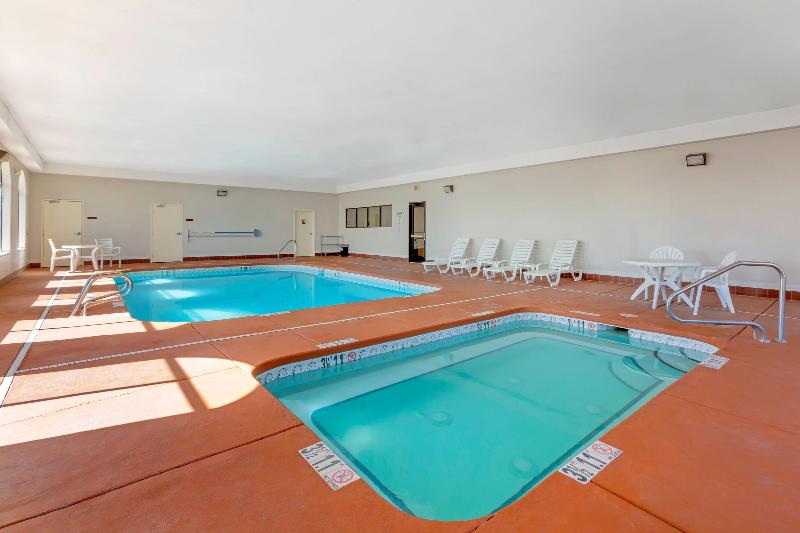 Comfort Inn & Suites image