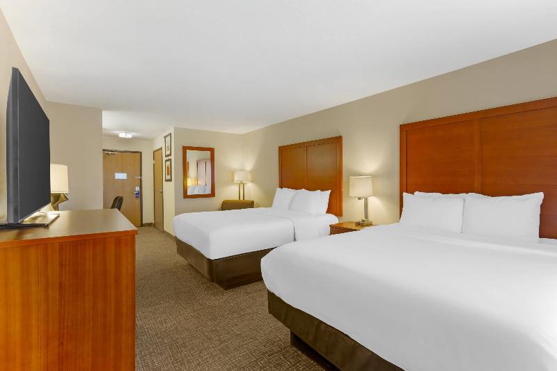 Comfort Inn & Suites image