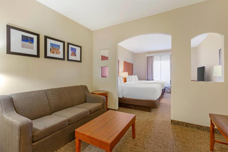 Comfort Inn & Suites image